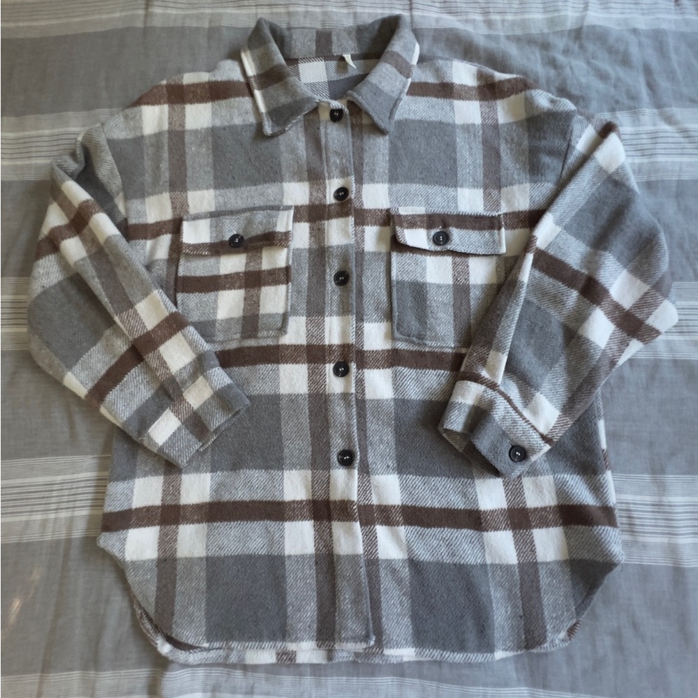 Moment Collective Gray White & Brown Fleece Plaid Button Down Shacket Medium?